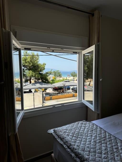 Seaviewapartment Ofrínion Eksteriør bilde
