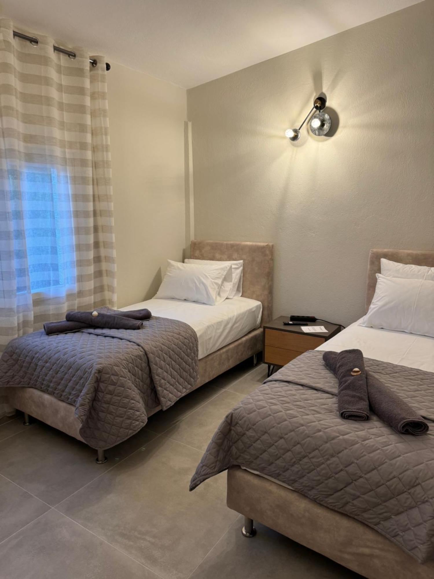 Seaviewapartment Ofrínion Eksteriør bilde